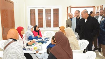 جامعة أسيوط تطلق قافلة تنموية شاملة لخدمة أهالي قرية بني زيد