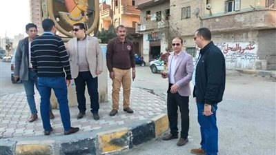 تكثيف أعمال تمهيد طريق بقرية السوالم في سوهاج / صور