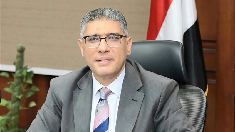 محافظ الجيزة يهنئ