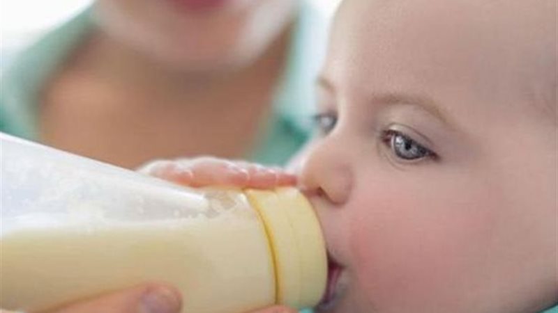 حليب الأطفال 