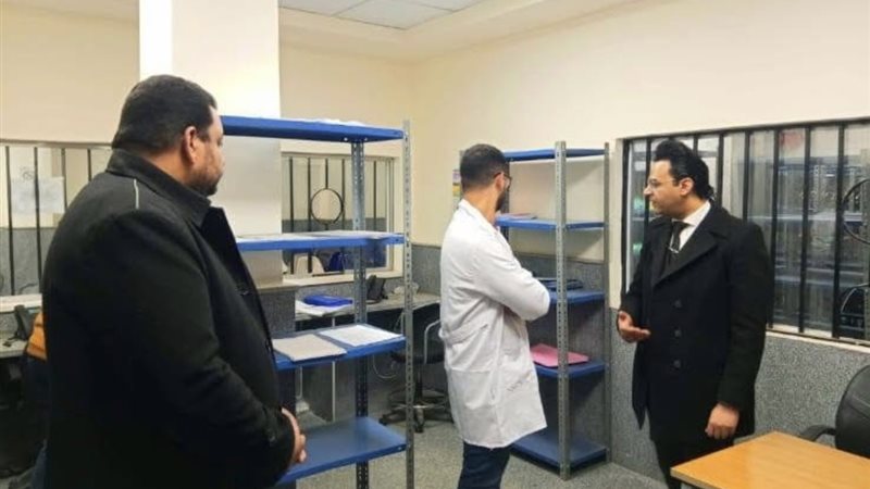 وكيل الصحة خلال الجولة