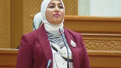 تعرف على سبب اعتذار مذيع الجلسة الافتتاحية لمجلس النواب لنائبة