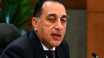 رئيس الوزراء يهنئ المستشار هشام بدوي لانتخابه رئيساً لمجلس النواب