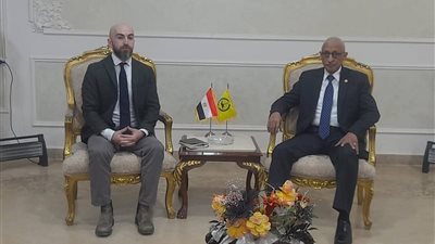 محافظ شمال سيناء يستقبل نائب السفير الأيرلندي ويستعرض الدور المصري في دعم غزة