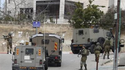 قوات الاحتلال تفجر منزلا وتنفذ حملة اعتقالات بالضفة.. وإضراب للمدارس الخاصة بالقدس