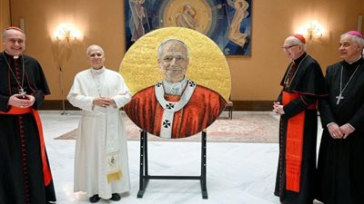 الفاتيكان يُنجز لوحة فسيفسائية جديدة لقداسة البابا لاون الرابع عشر وفق التقليد البابوي