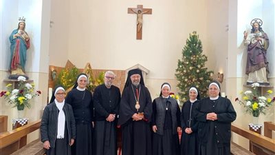 بطريرك الكنيسة الكاثوليكية يلتقي راهبات القديس شارل بورومي بالإسكندرية 
