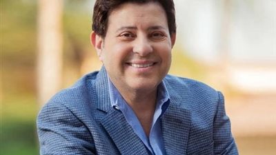 بعد جراحة العمود الفقري.. ماذا قال «هاني شاكر» عن حالته الصحية؟