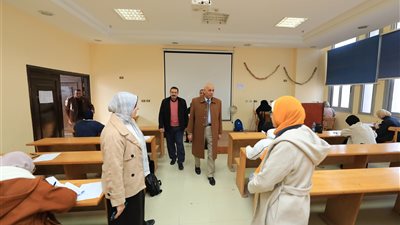 رئيس جامعة كفر الشيخ يؤكد التزام الطلاب والملاحظين بالتعليمات المنظمة لأعمال الامتحانات