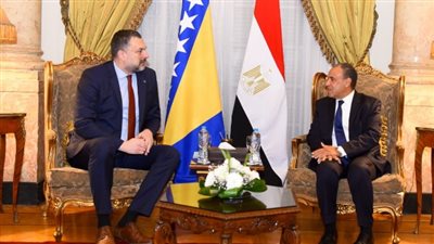 وزير الخارجية يستقبل نظيره البوسني لتعزيز العلاقات الاقتصادية والسياسية والسياحية