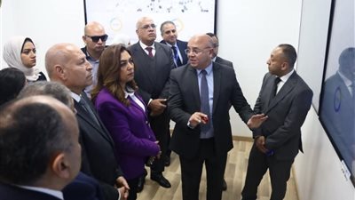 إطلاق منظومة الدفع الإلكتروني لأتوبيسات هيئة النقل العام بالقاهرة