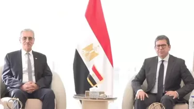 رئيس المخابرات المصرية يستقبل رئيس اللجنة الفلسطينية لإدارة قطاع غزة