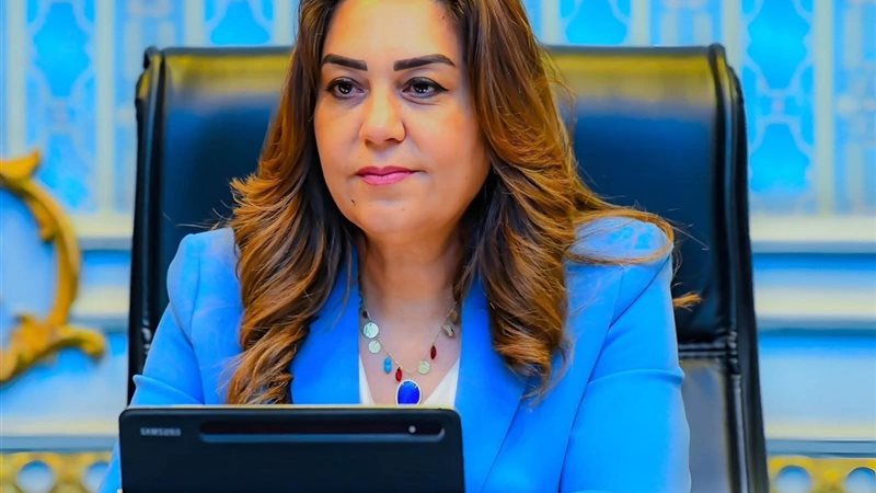 د.منال عوض تهنئ المستشار