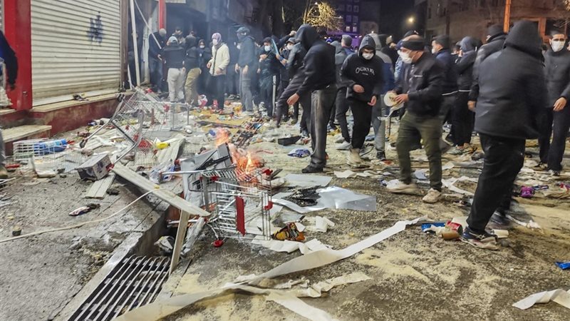 العنف في طهران