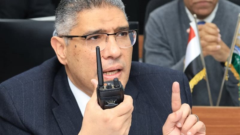 النجار أثناء قيادة