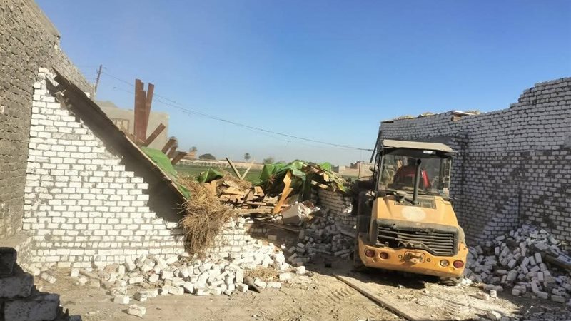 إزالة 325 حالة تعدي