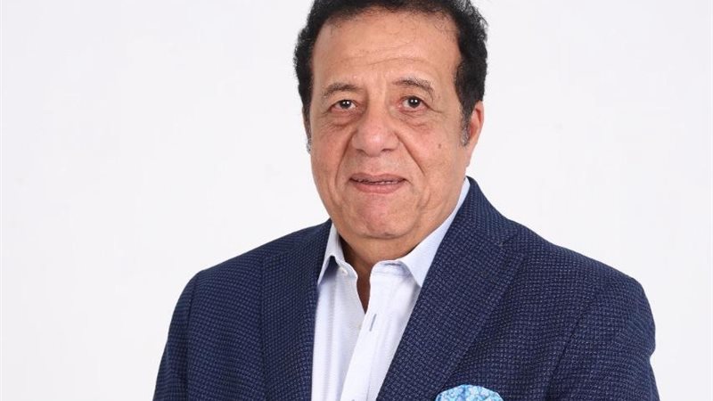 الدكتور عاطف عبد