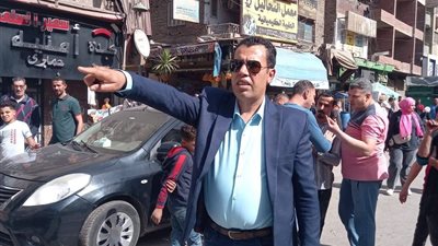 من المكتب إلى الشارع.. الدكتور محسوب يفرض الانضباط ويصنع الفارق فى حى البساتين