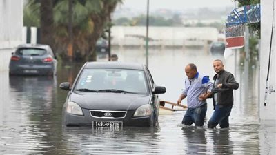 تونس تغرق.. مصرع شخصين بسبب الأمطار الغزيرة والسلطات تعلق الدراسة
