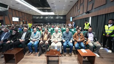 محافظ أسيوط يشهد احتفالية اتحاد أيتام مصر لتوزيع هدايا الأطفال وبطاطين الشتاء