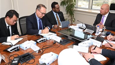 كامل الوزير يبحث مع إيليت سولار تعزيز التصنيع المحلي للطاقة الشمسية بمصر