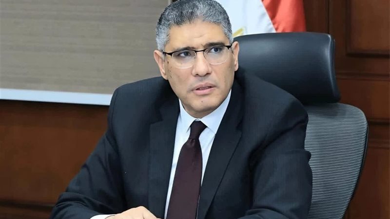 النجار يصدق علي حركة