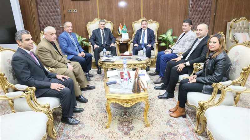 أثناء الاجتماع 