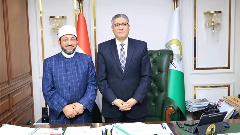 محافظ الجيزة مع الدكتور