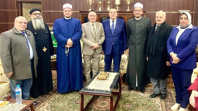 وفد كبير من بيت العائلة