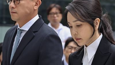 الحكم على زوجة رئيس كوريا الجنوبية السابق بالسجن لمدة عام و8 أشهر