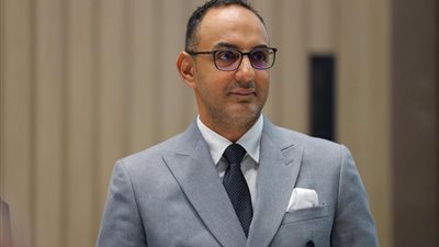 بعد كسر حاجز 5000 دولار.. الذهب يواصل الصعود عالميًا ويشعل الأسعار محليًا