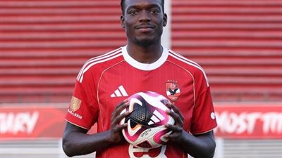 الأهلي يعلن رسميًا ضم المهاجم الأنجولي يلسين كامويش لتدعيم الهجوم