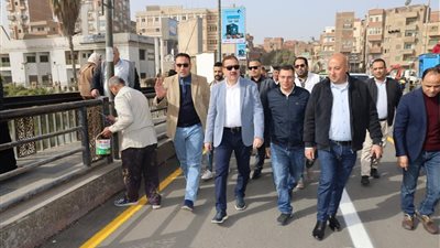 عقب الانتهاء من تطويره .. محافظ المنوفية يتفقد كوبري مبارك بشبين الكوم 