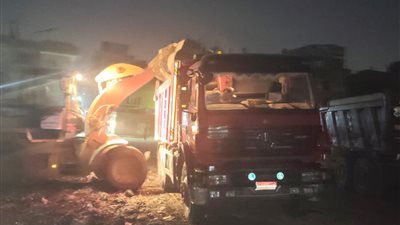 محافظة الجيزة ترفع 500 طن مخلفات بحي الهرم 