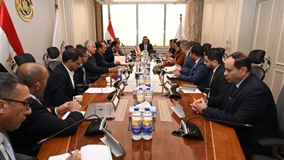 وزير التموين يعقد اجتماعًا موسعًا لمتابعة خطط تطوير صناعة السكر