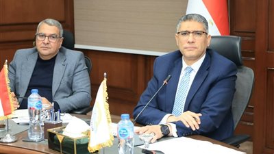 المهندس عادل النجار يعقد اللقاء الأسبوعي مع المواطنين لبحث الشكاوي والطلبات المقدمة