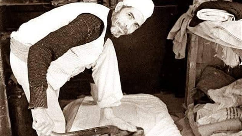 محل مكوجي رجل قديماً