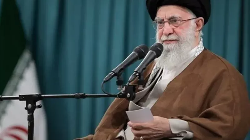 المرشد الإيراني علي