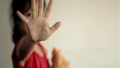 ضبط طالب استدرج صغيرة  للتعدي عليها أعلى منزله بالشرقية 