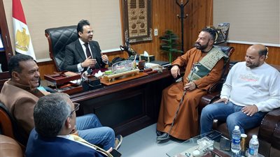 صحة سوهاج تستقبل الفنان وطبيب الأسنان محمد خميس على هامش المؤتمر الدولى بالمحافظة