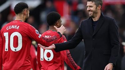 تتوقف على كاريك.. مانشستر يونايتد يهدد خطط باريس سان جيرمان الموسم المقبل