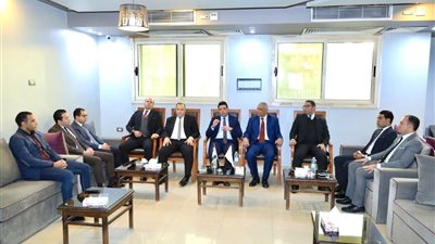 نائب محافظ سوهاج يهنئ مجلس إدارة نادي مستشاري النيابة الإدارية الجديد