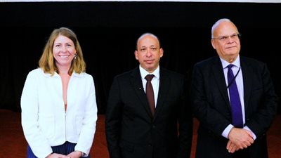 وزيرة الصحة السويدية تزور مستشفيات قصر العيني لبحث تعزيز التعاون المشترك 