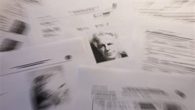 طفلة عمرها 9 سنوات ورجال نافذين.. تفاصيل جديدة في فضيحة جيفري إبستين 