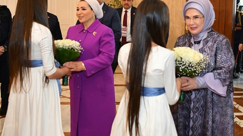 انتصار السيسي ترحب