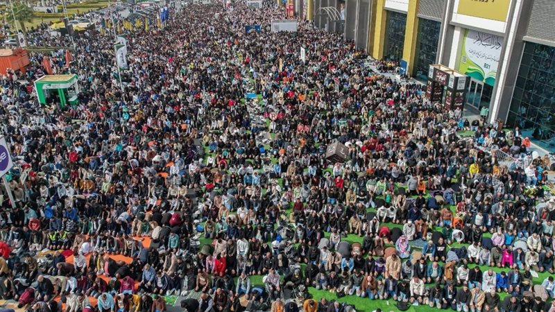 زائرين لمعرض القاهره للكتاب