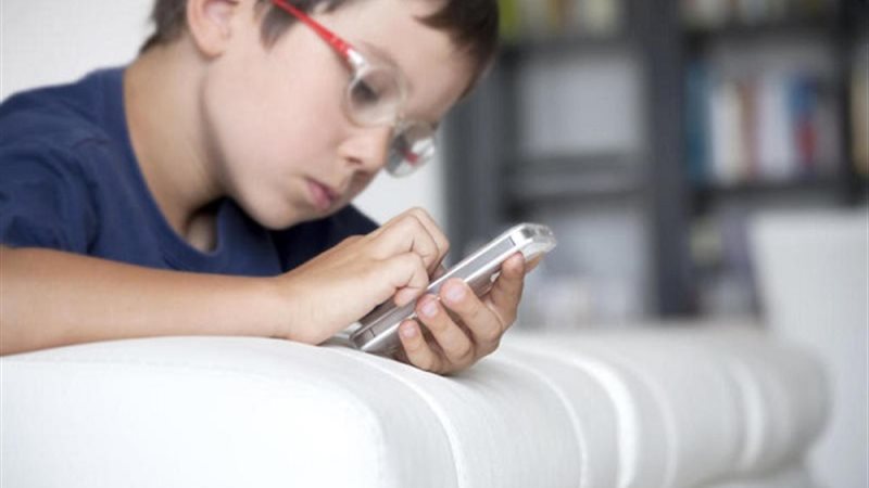 مخاطر السوشيال ميديا