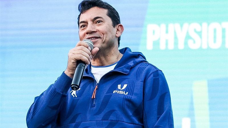 وزير الشباب والرياضة