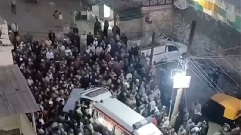 تشييع جثمان سيدة