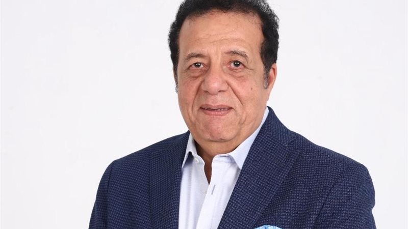 الدكتور عاطف عبد